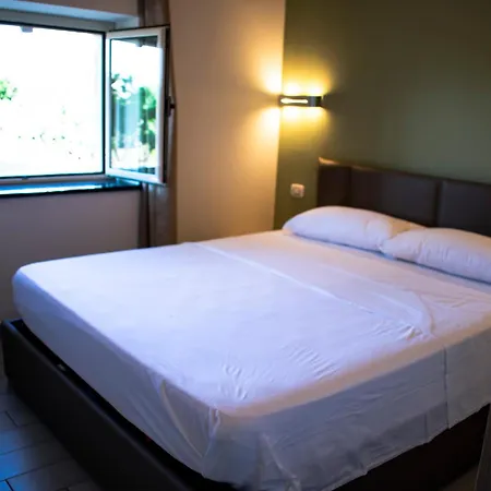 فندق مبيت وإفطار L'uliveto مارينا دي سكيافوني