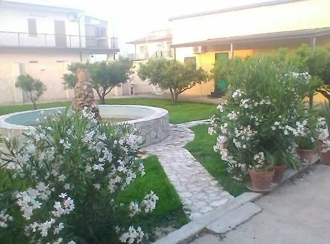 L'uliveto Alojamento de Acomodação e Pequeno-almoço 4*